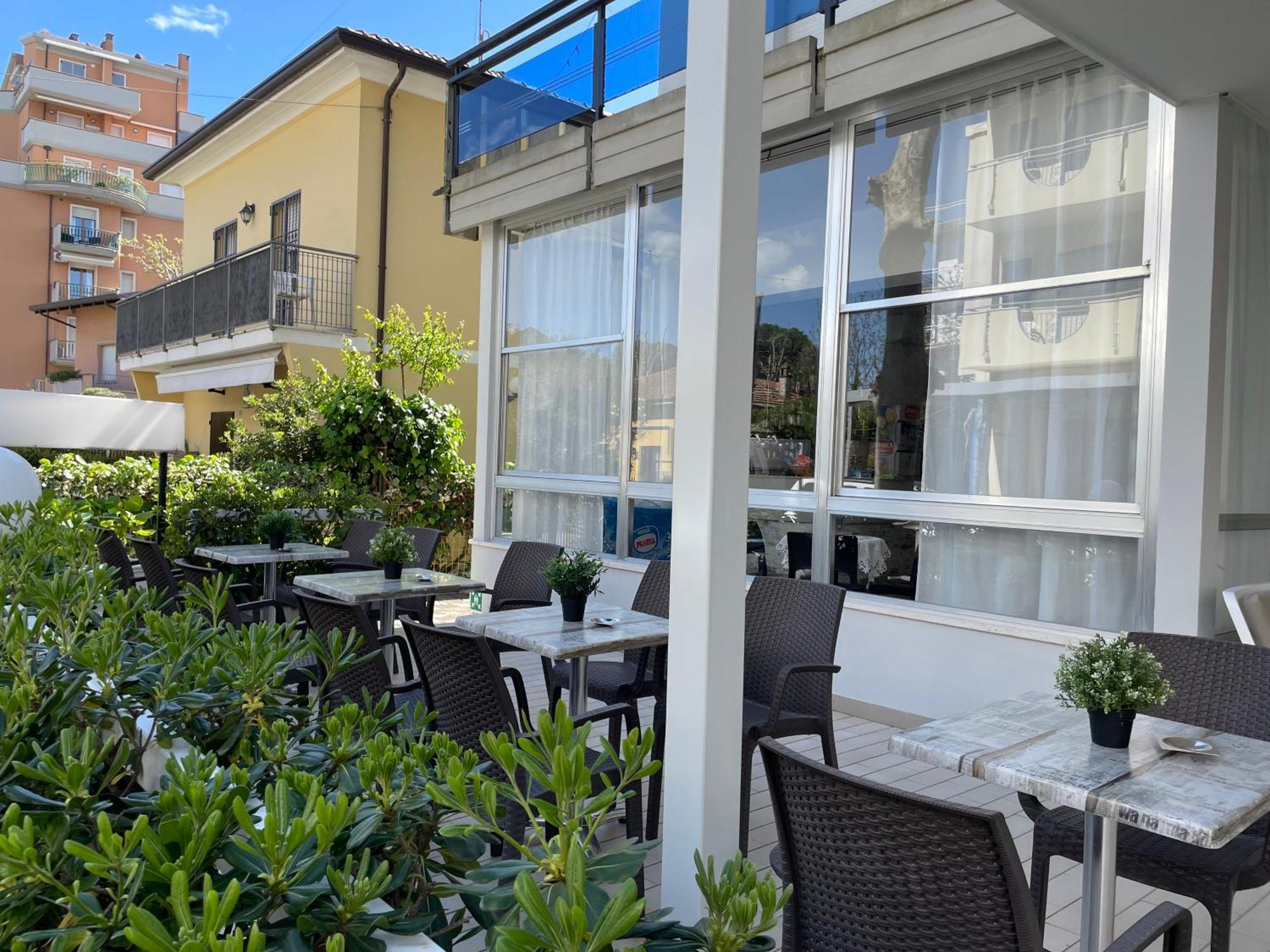 Hotel Barbiani Riccione Exteriör bild