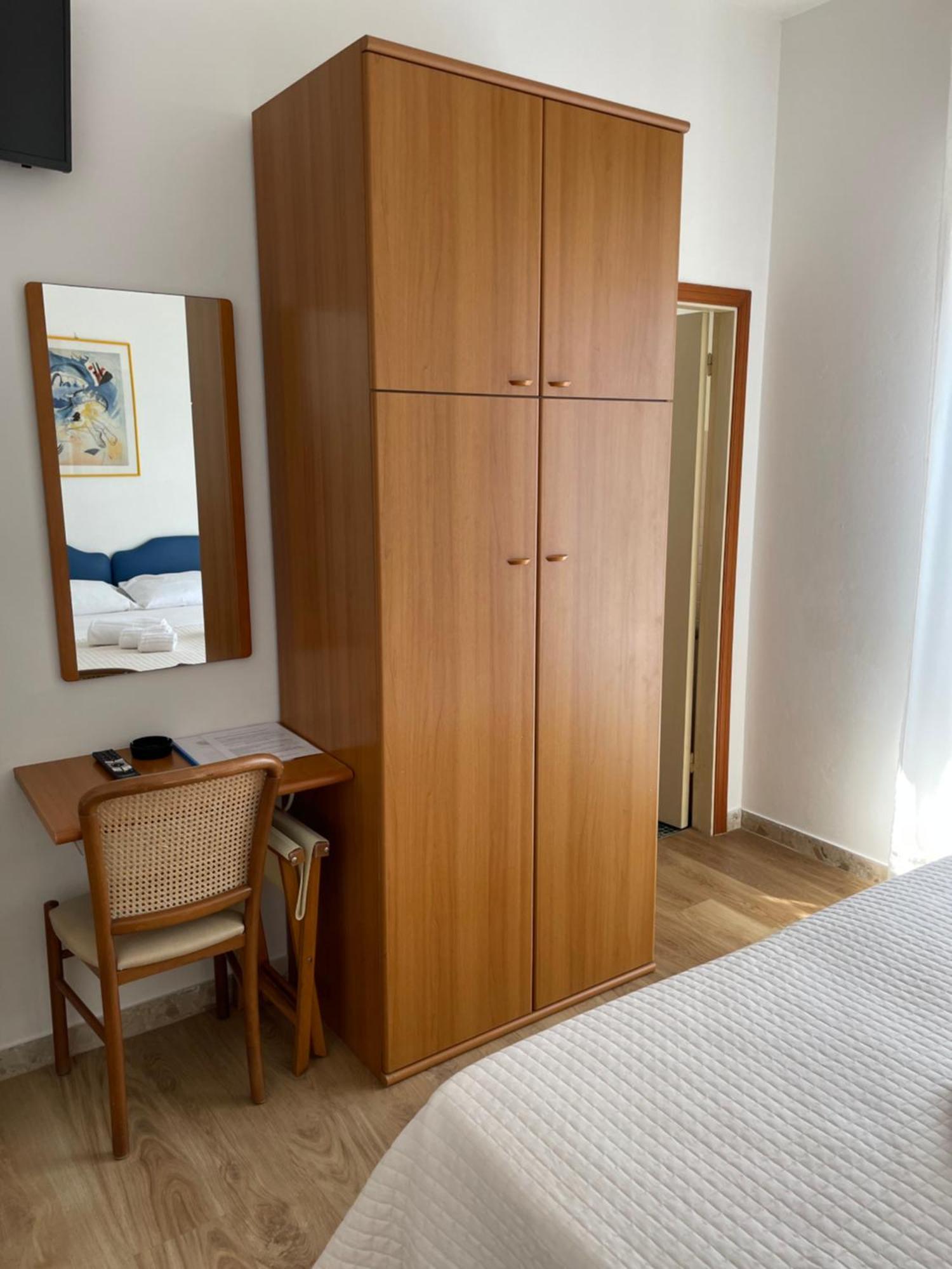 Hotel Barbiani Riccione Exteriör bild