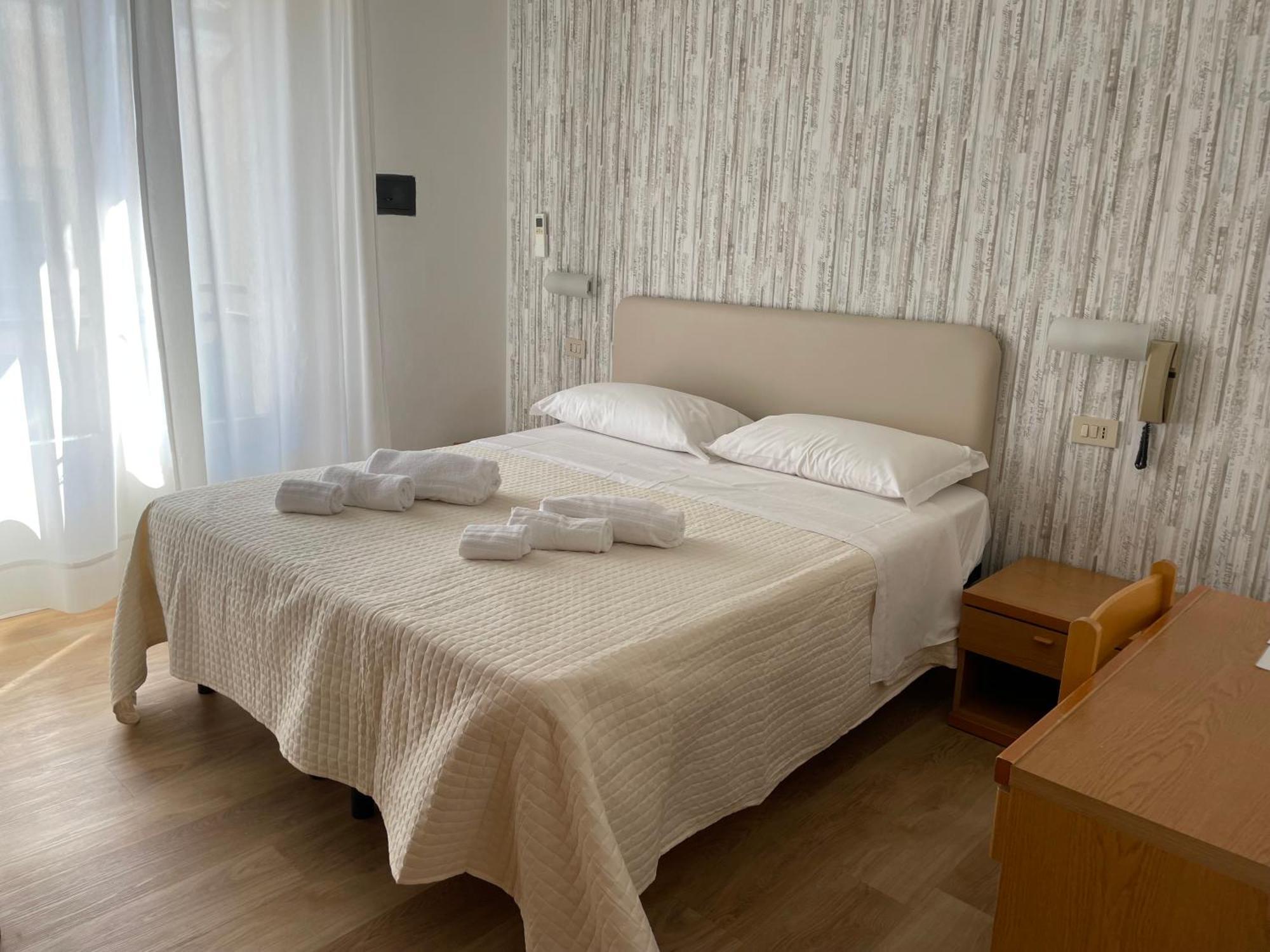 Hotel Barbiani Riccione Exteriör bild
