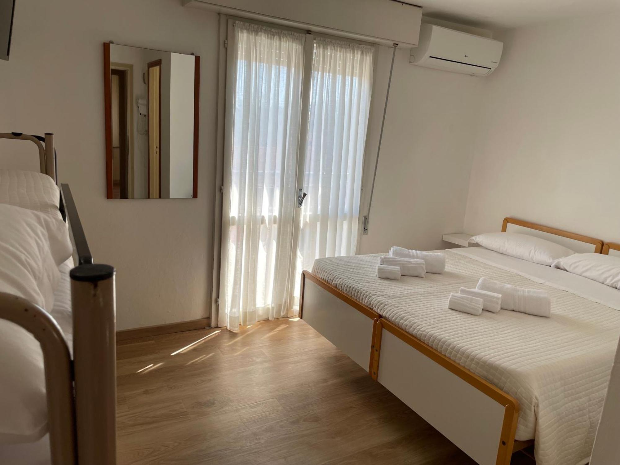 Hotel Barbiani Riccione Exteriör bild