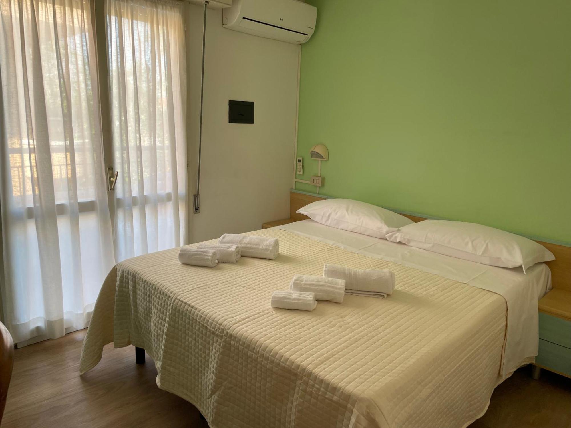 Hotel Barbiani Riccione Exteriör bild
